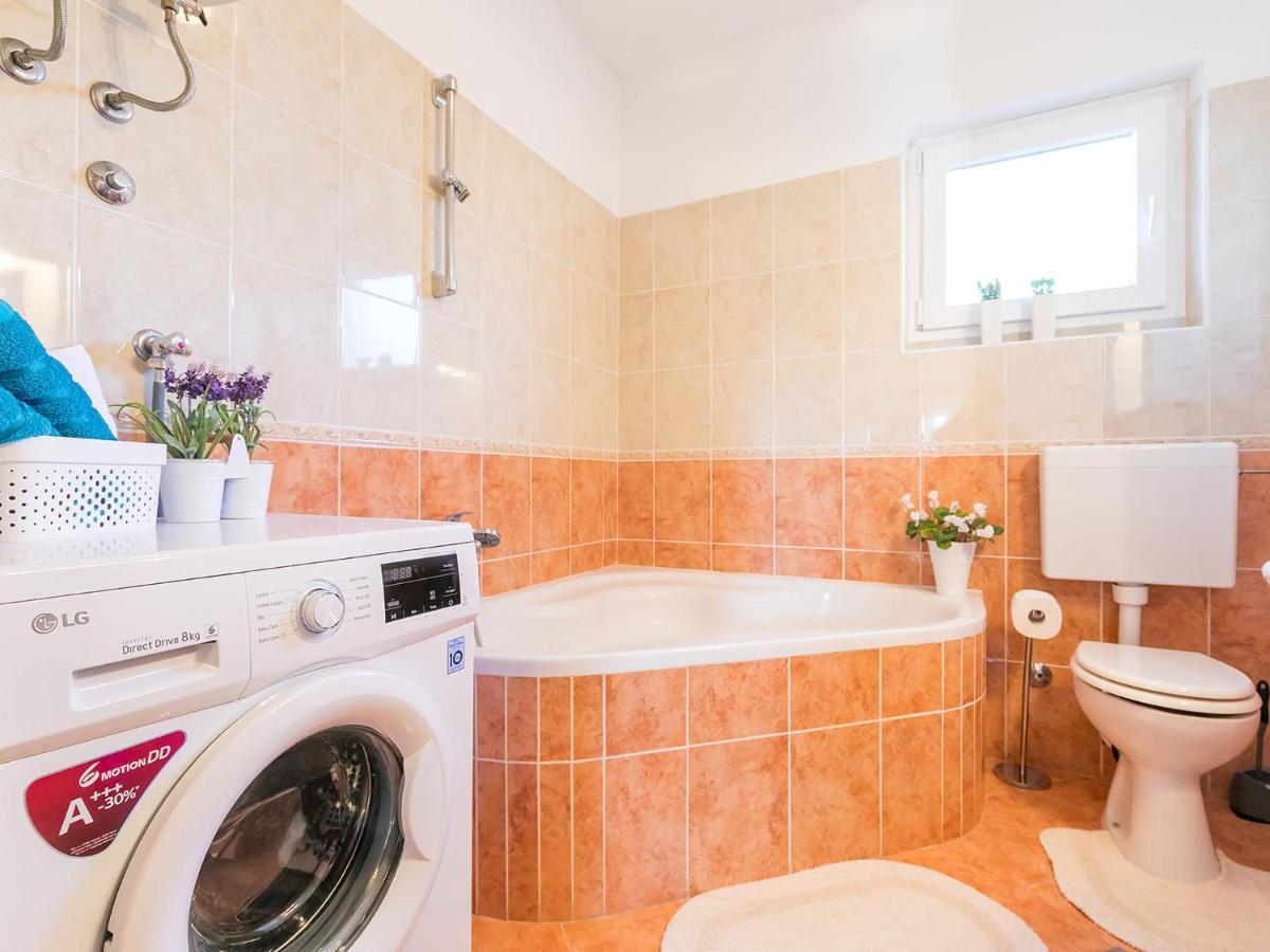Holiday Appartment Tessa 포레치 외부 사진